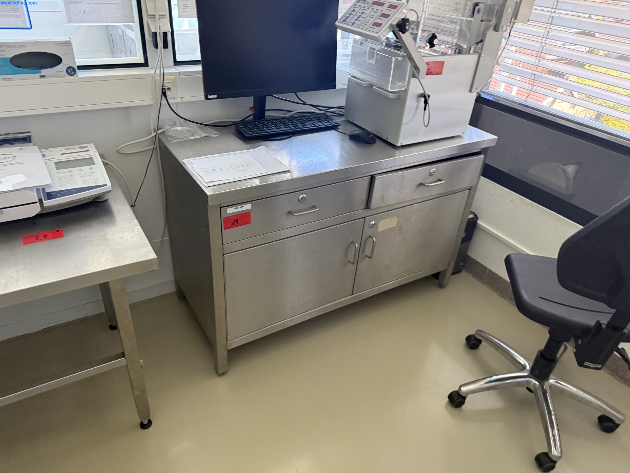 Instalações de produção e embalagem farmacêuticas / Equipamentos de laboratório e operacionais-4