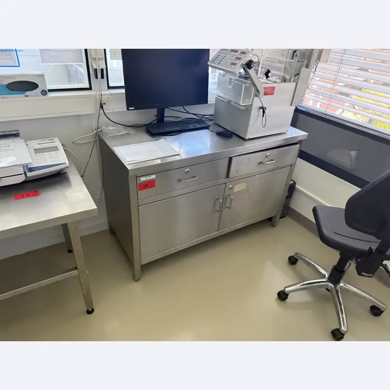 Instalações de produção e embalagem farmacêuticas / Equipamentos de laboratório e operacionais-4