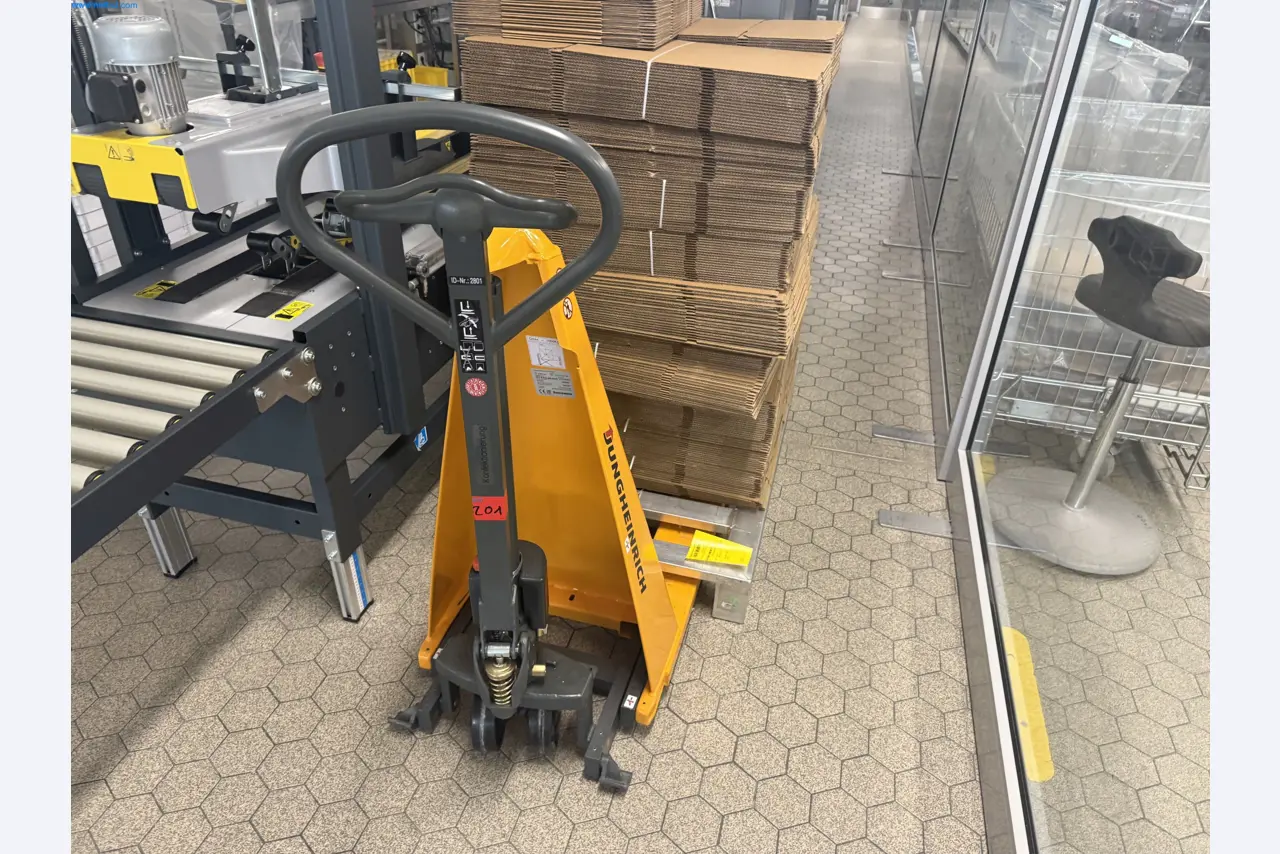 Instalações de produção e embalagem farmacêuticas / Equipamentos de laboratório e operacionais-1
