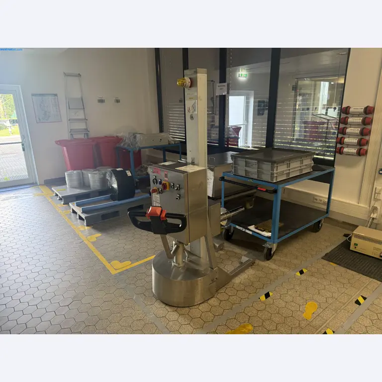 Instalações de produção e embalagem farmacêuticas / Equipamentos de laboratório e operacionais-1