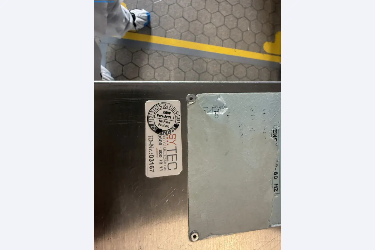 Instalações de produção e embalagem farmacêuticas / Equipamentos de laboratório e operacionais-3