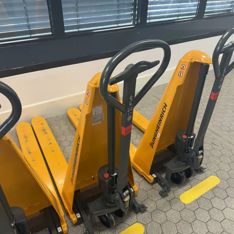 Porta-carregas de tesoura Jungheinrich AMX10