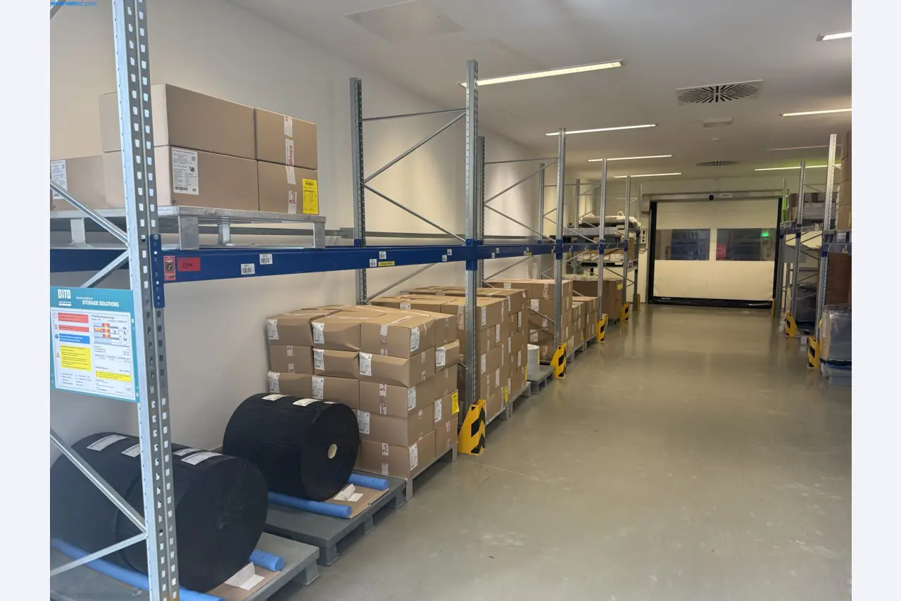 Instalações de produção e embalagem farmacêuticas / Equipamentos de laboratório e operacionais-1
