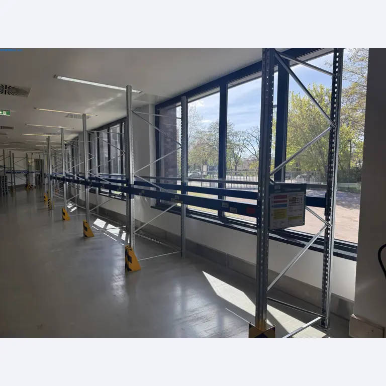 Instalações de produção e embalagem farmacêuticas / Equipamentos de laboratório e operacionais-3
