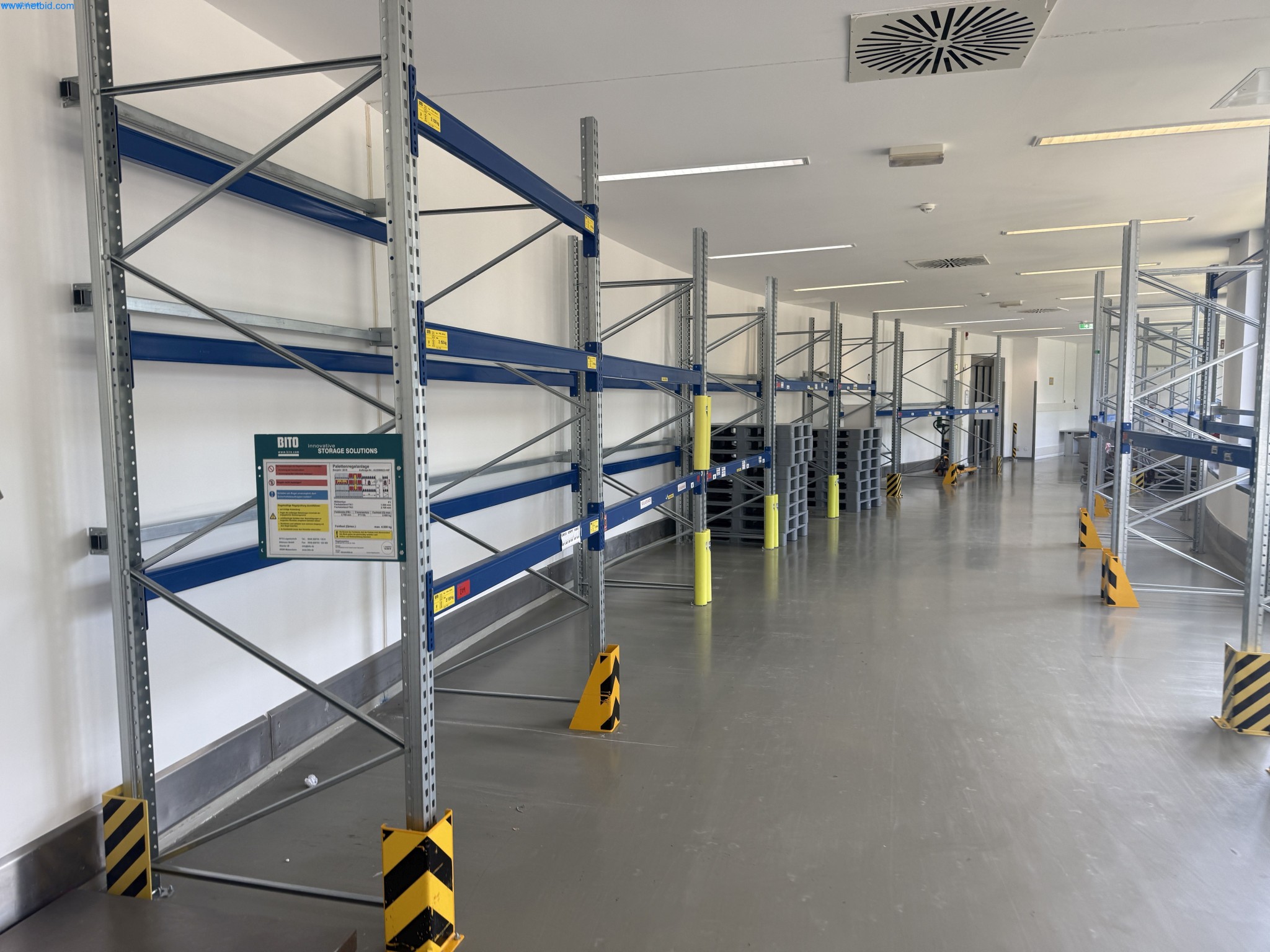 Instalações de produção e embalagem farmacêuticas / Equipamentos de laboratório e operacionais-4