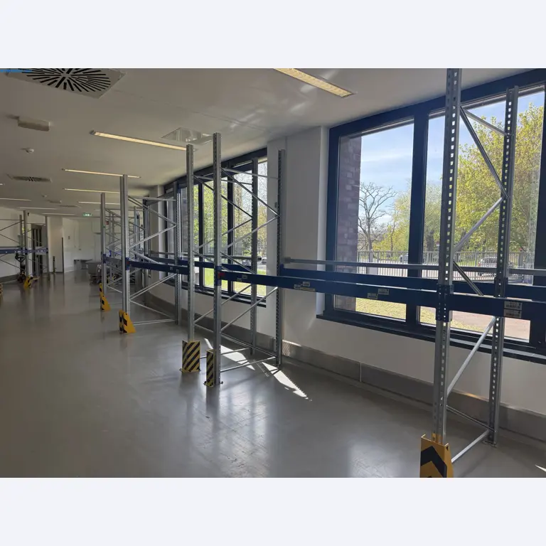 Instalações de produção e embalagem farmacêuticas / Equipamentos de laboratório e operacionais-5