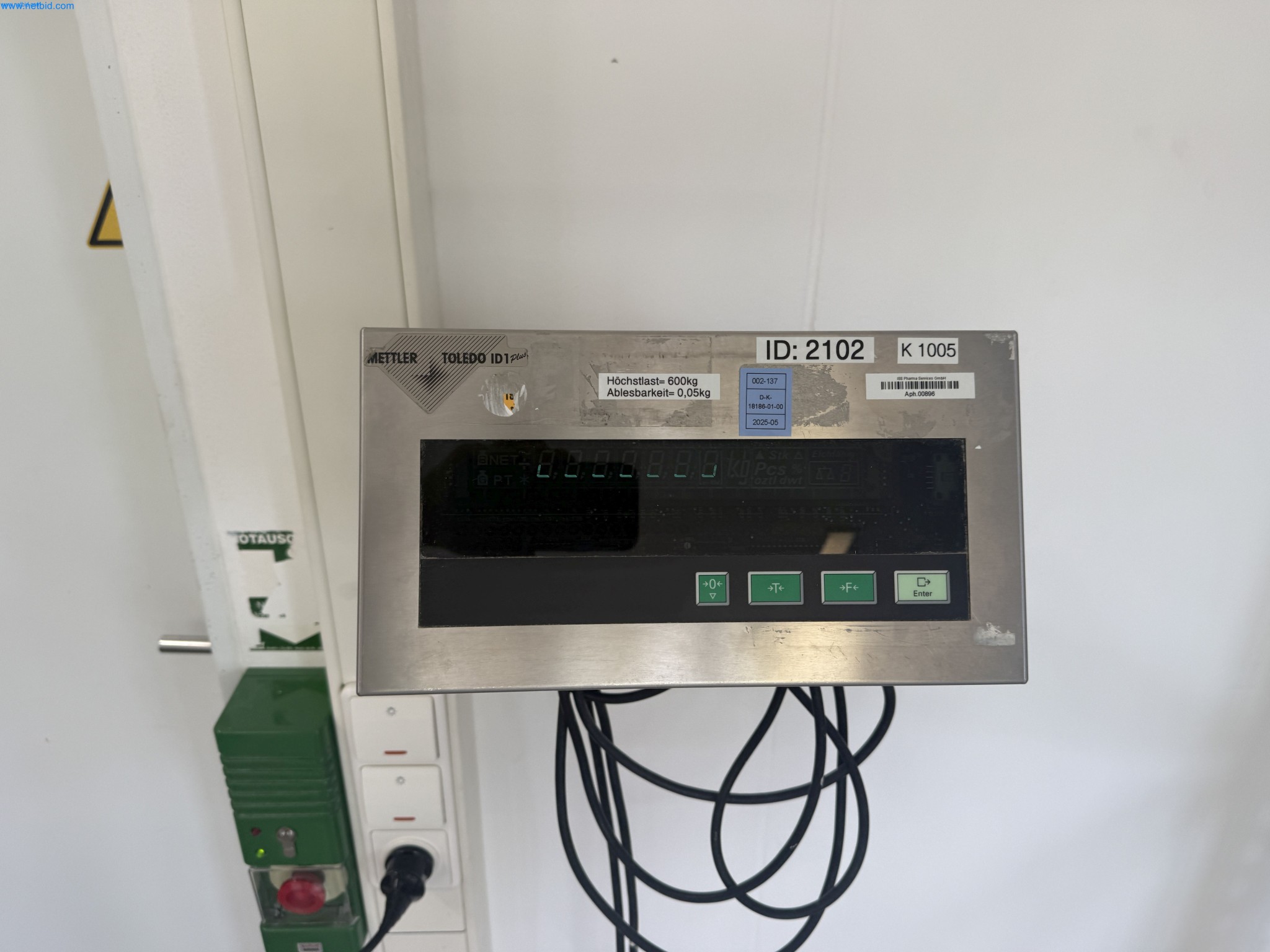 Instalações de produção e embalagem farmacêuticas / Equipamentos de laboratório e operacionais-2
