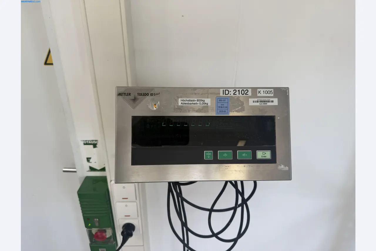 Instalações de produção e embalagem farmacêuticas / Equipamentos de laboratório e operacionais-2