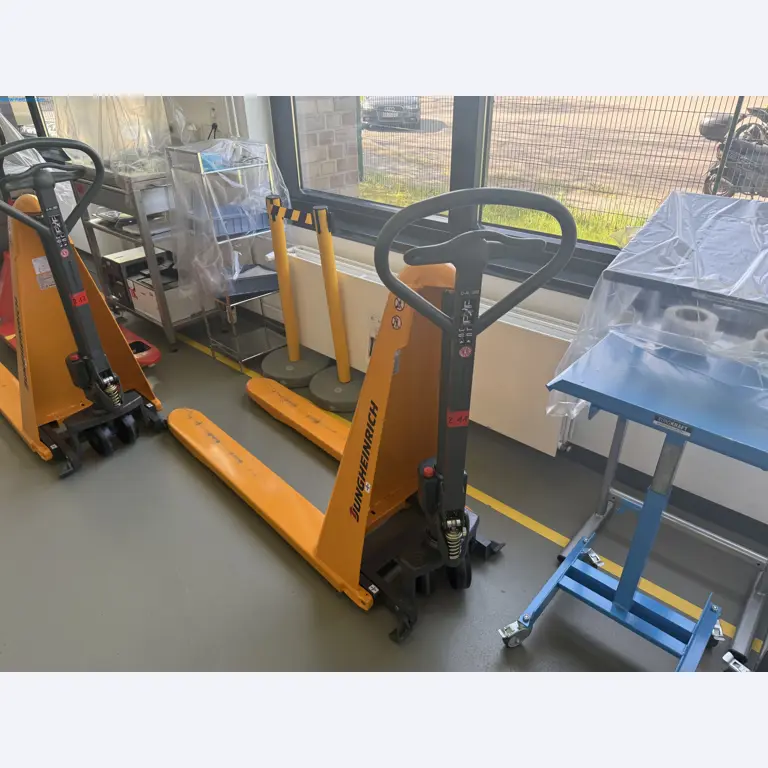 Instalações de produção e embalagem farmacêuticas / Equipamentos de laboratório e operacionais-1