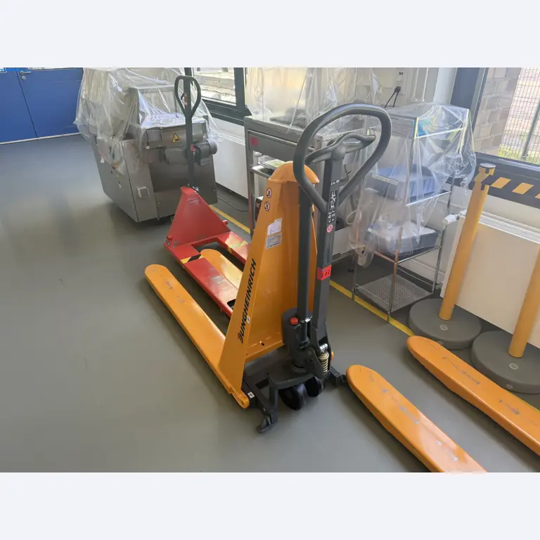 Instalações de produção e embalagem farmacêuticas / Equipamentos de laboratório e operacionais-1