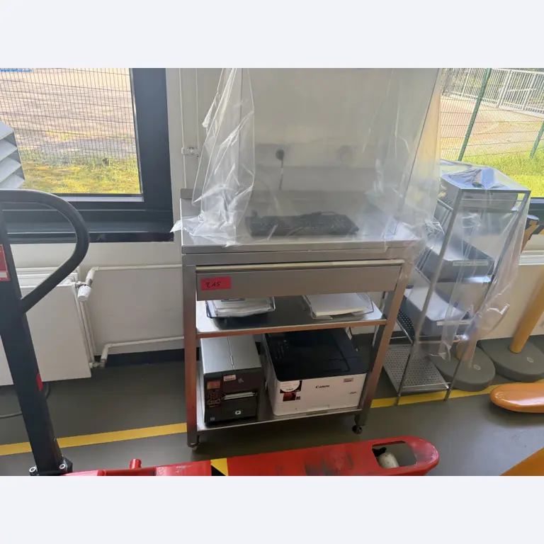 Instalações de produção e embalagem farmacêuticas / Equipamentos de laboratório e operacionais-1