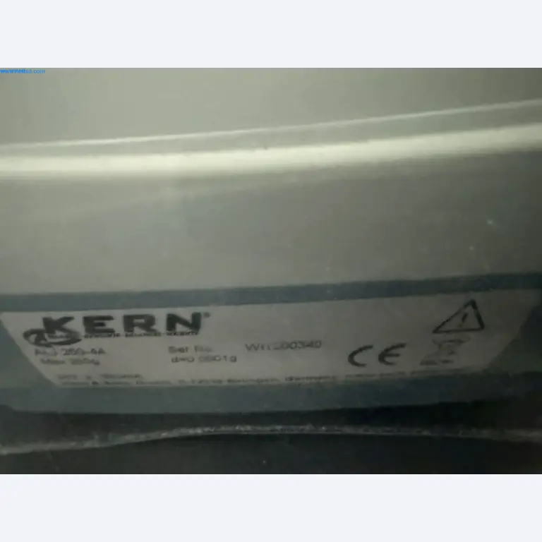 Instalações de produção e embalagem farmacêuticas / Equipamentos de laboratório e operacionais-3