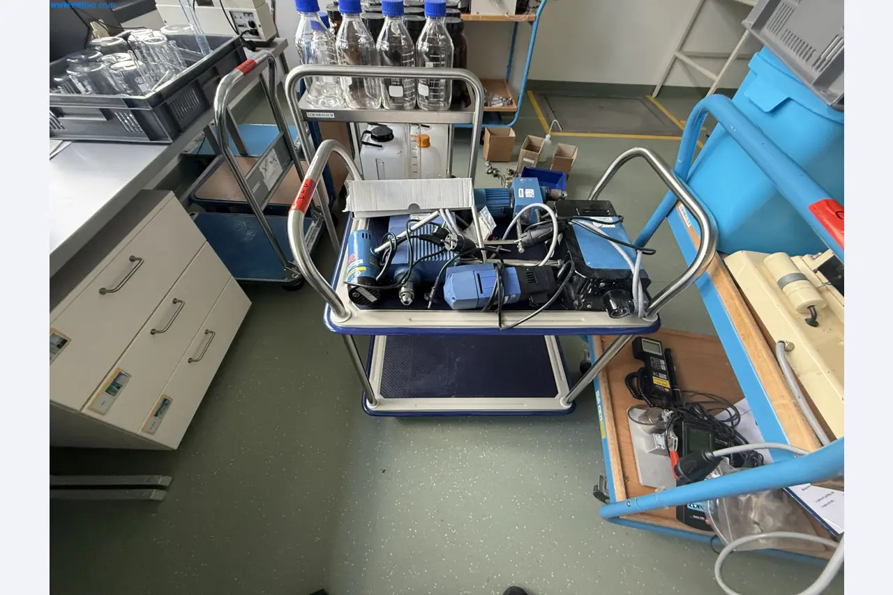 Instalações de produção e embalagem farmacêuticas / Equipamentos de laboratório e operacionais-2