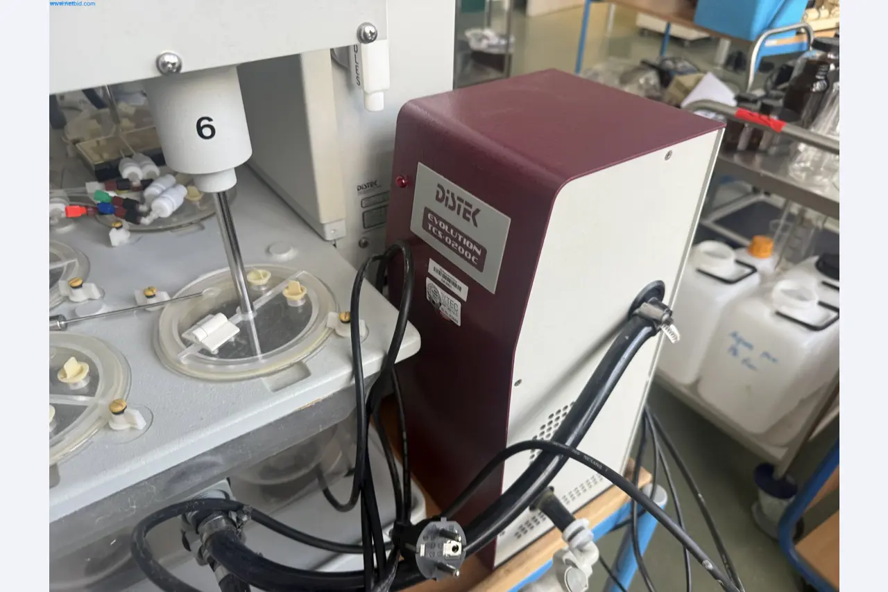 Instalações de produção e embalagem farmacêuticas / Equipamentos de laboratório e operacionais-3