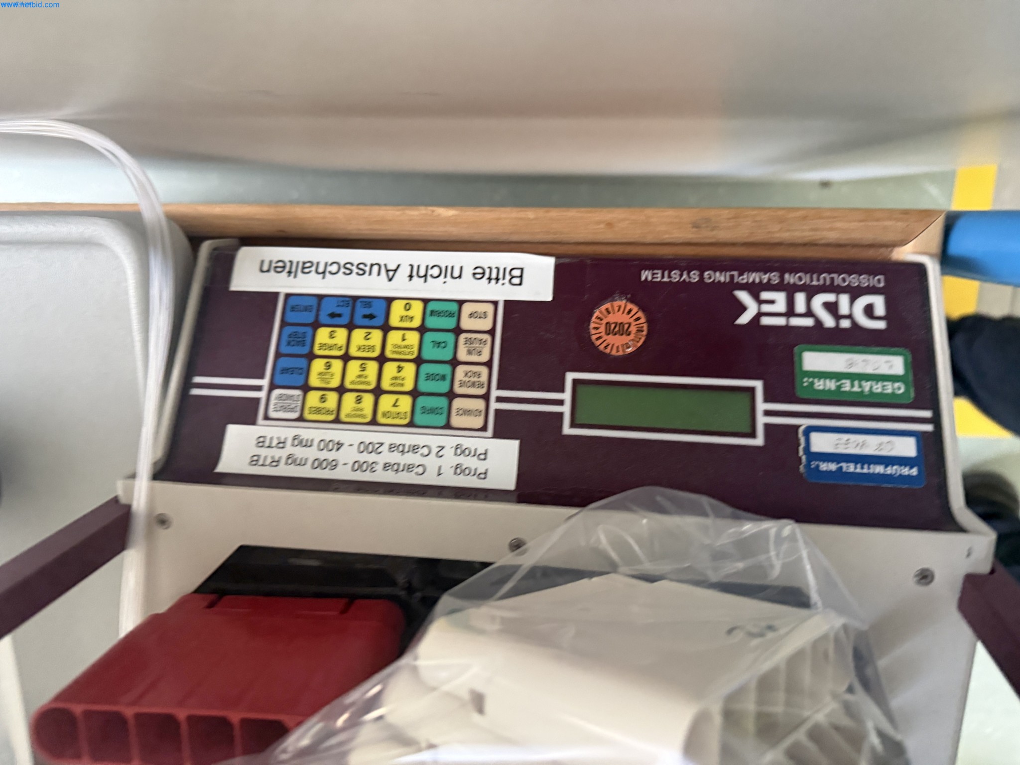 Instalações de produção e embalagem farmacêuticas / Equipamentos de laboratório e operacionais-5