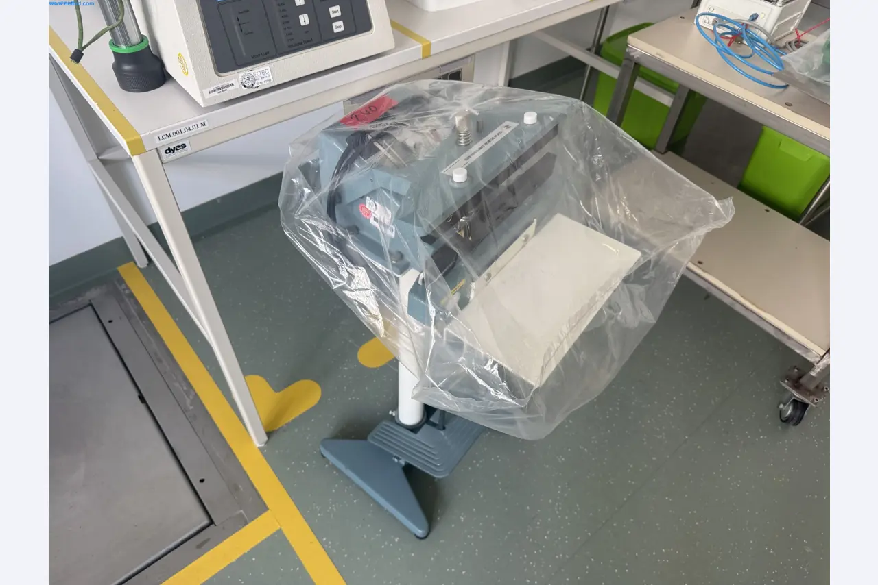 Instalações de produção e embalagem farmacêuticas / Equipamentos de laboratório e operacionais-1