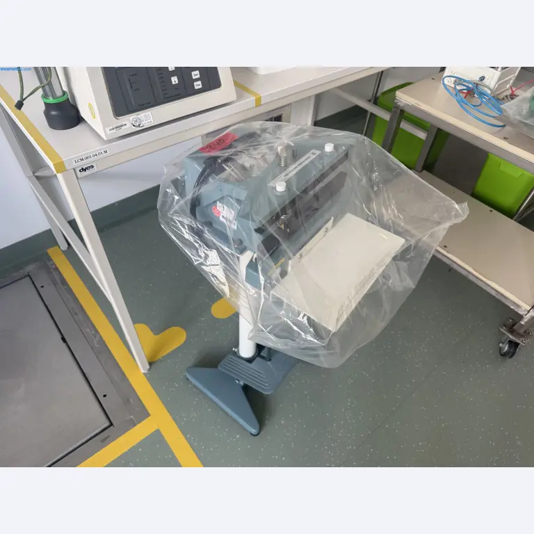 Instalações de produção e embalagem farmacêuticas / Equipamentos de laboratório e operacionais-1