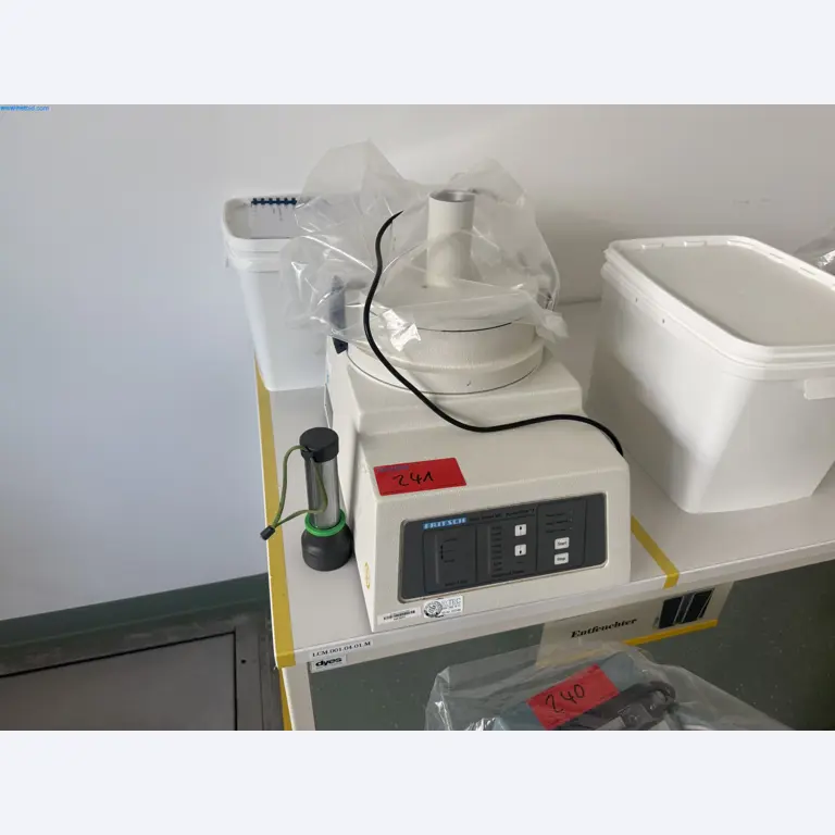 Instalações de produção e embalagem farmacêuticas / Equipamentos de laboratório e operacionais-1