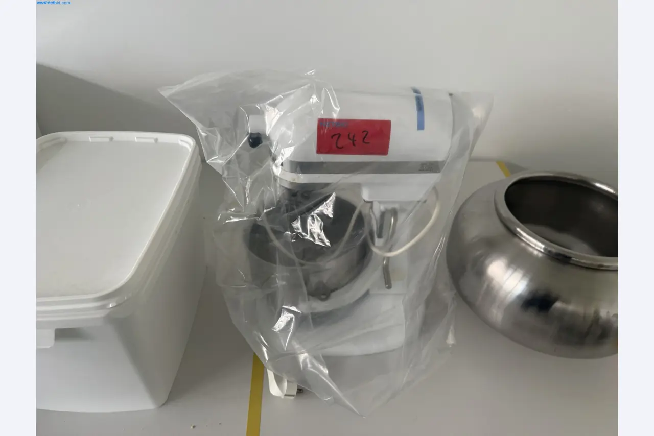 Instalações de produção e embalagem farmacêuticas / Equipamentos de laboratório e operacionais-1