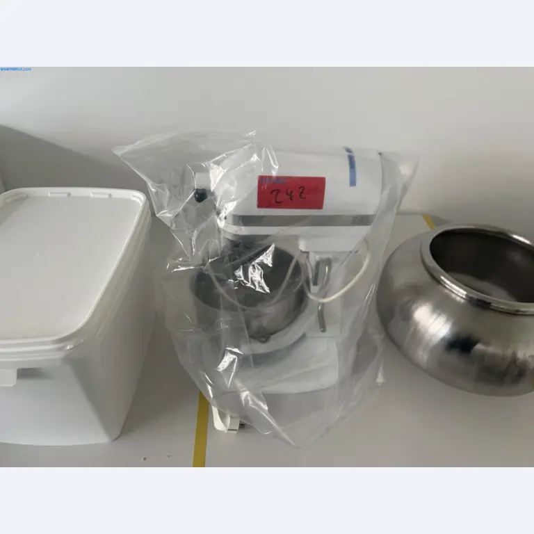 Instalações de produção e embalagem farmacêuticas / Equipamentos de laboratório e operacionais-1