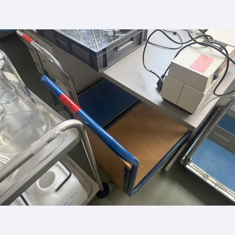 Instalações de produção e embalagem farmacêuticas / Equipamentos de laboratório e operacionais-5