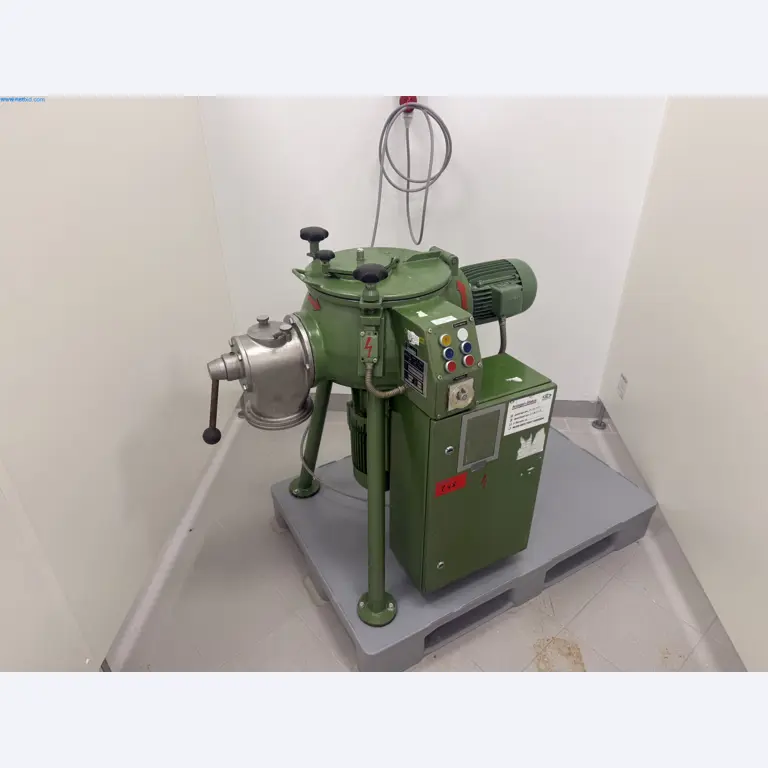 Instalações de produção e embalagem farmacêuticas / Equipamentos de laboratório e operacionais-1