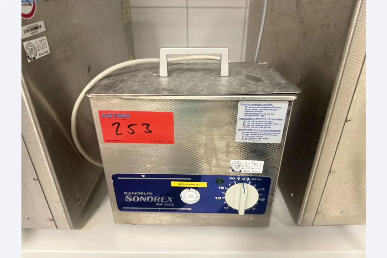 Instalações de produção e embalagem farmacêuticas / Equipamentos de laboratório e operacionais-1