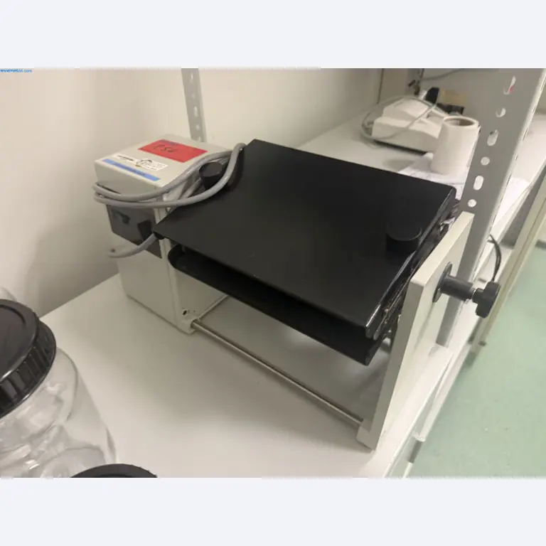 Instalações de produção e embalagem farmacêuticas / Equipamentos de laboratório e operacionais-1