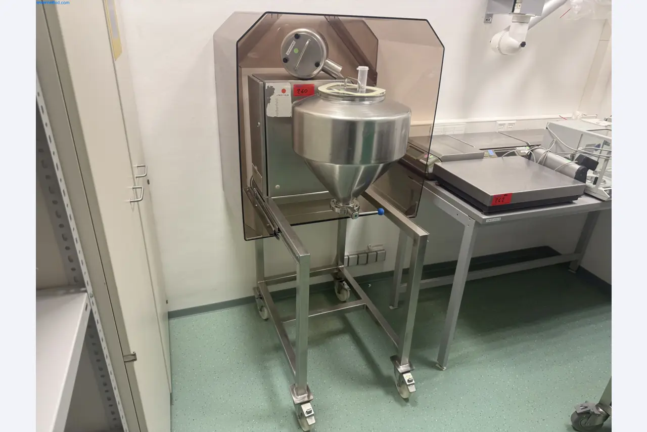 Instalações de produção e embalagem farmacêuticas / Equipamentos de laboratório e operacionais-1