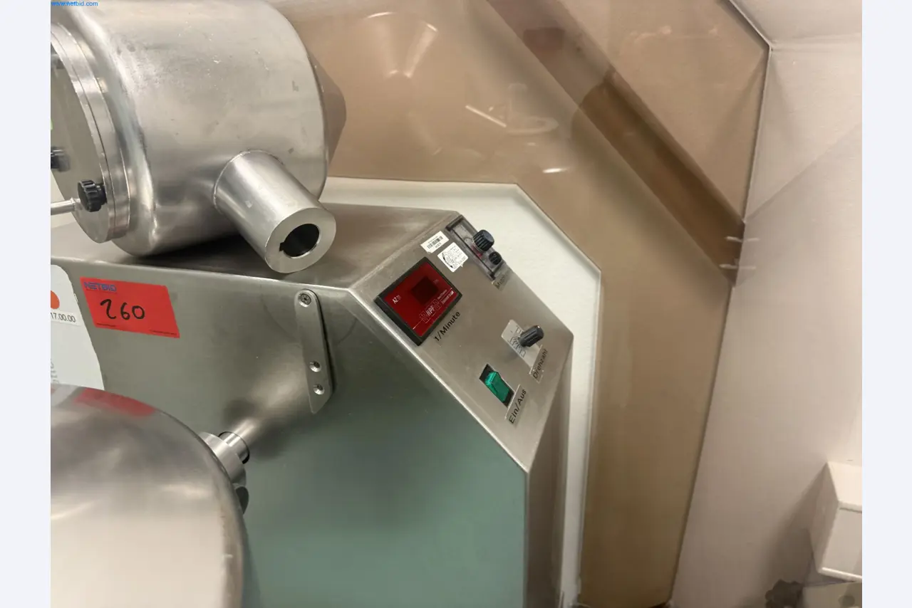 Instalações de produção e embalagem farmacêuticas / Equipamentos de laboratório e operacionais-4