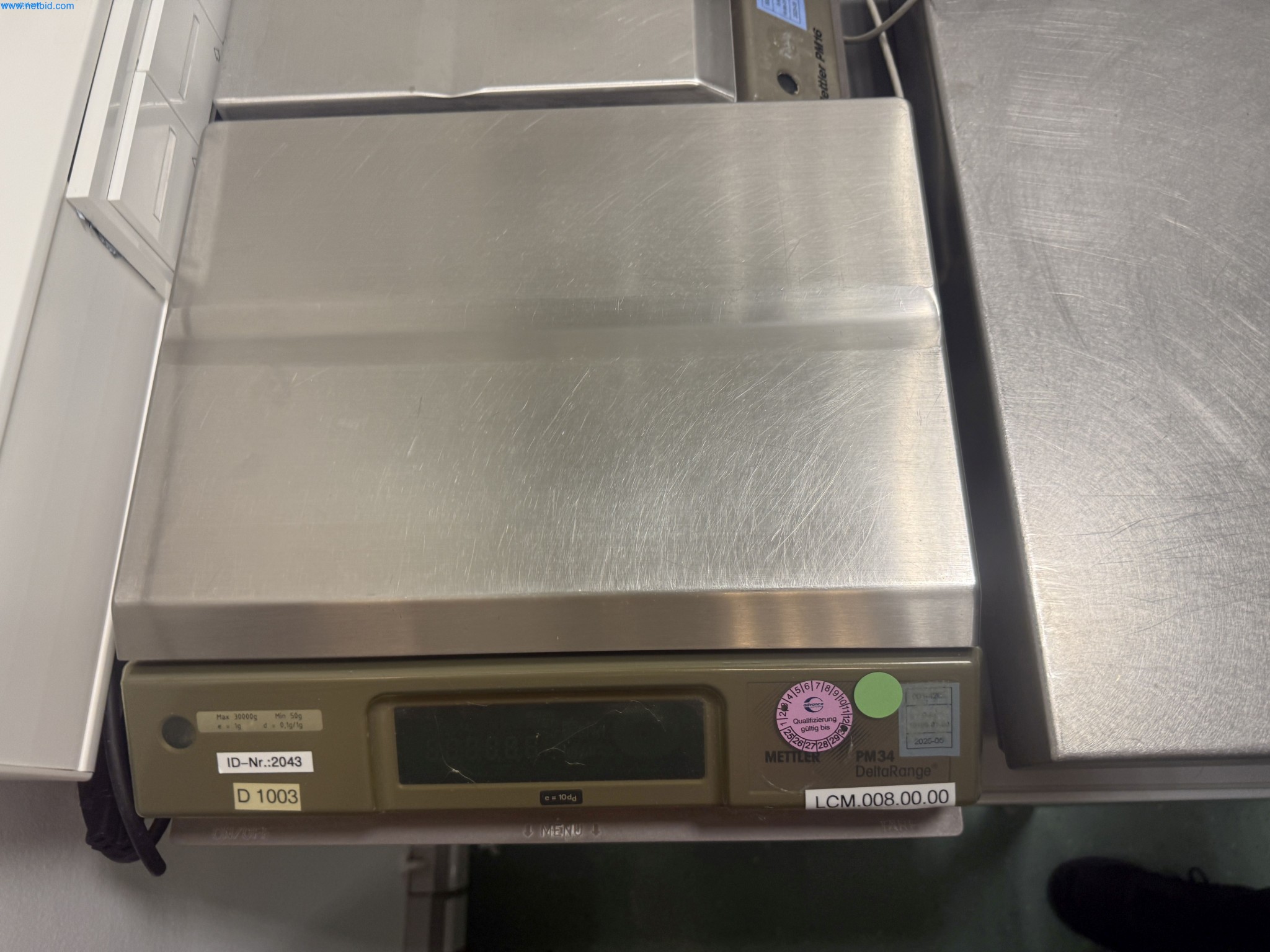 Instalações de produção e embalagem farmacêuticas / Equipamentos de laboratório e operacionais-12