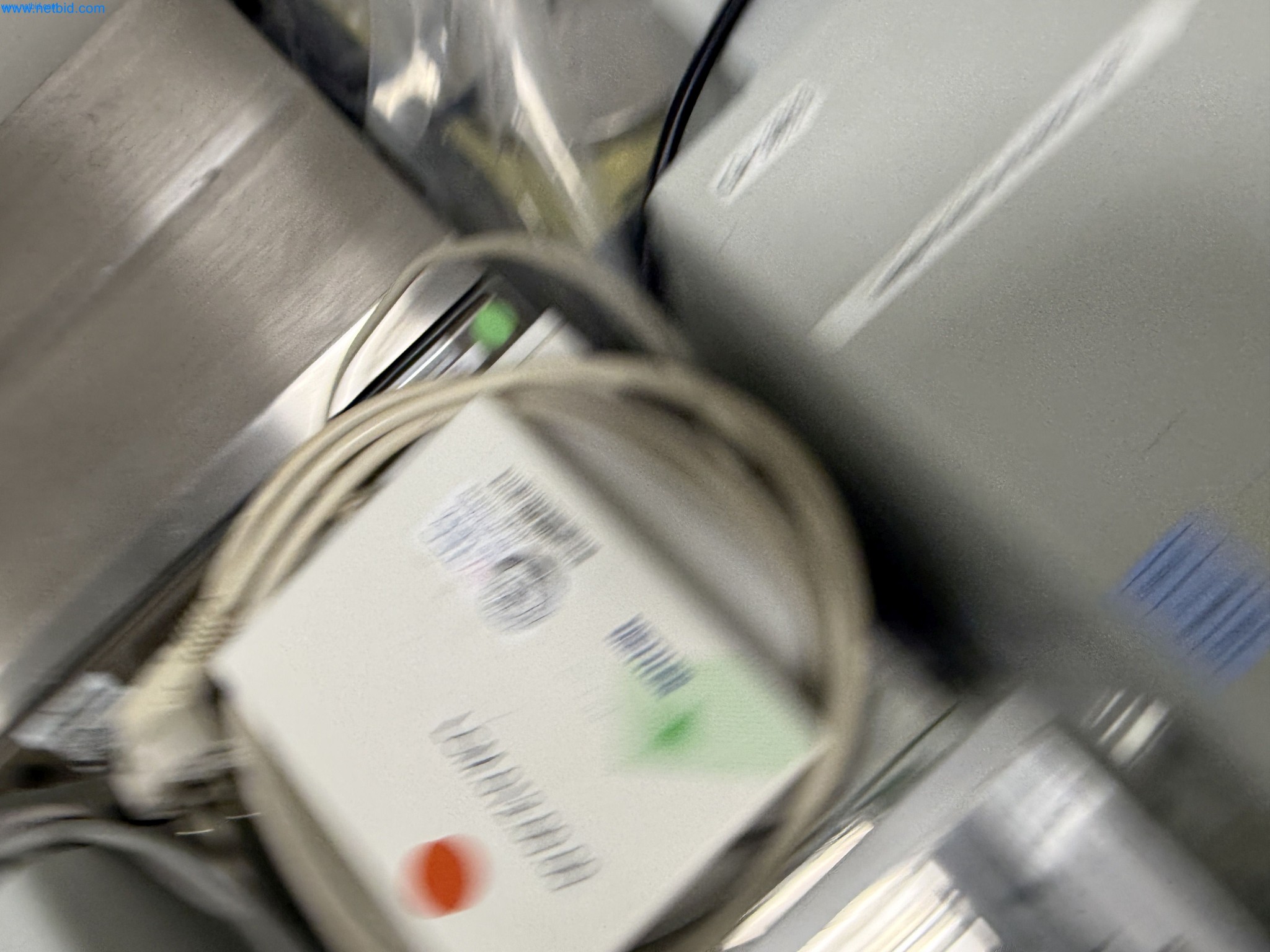 Instalações de produção e embalagem farmacêuticas / Equipamentos de laboratório e operacionais-13