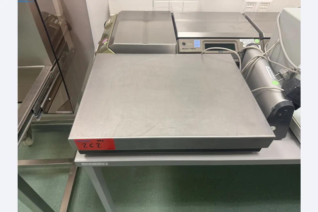 Instalações de produção e embalagem farmacêuticas / Equipamentos de laboratório e operacionais-1