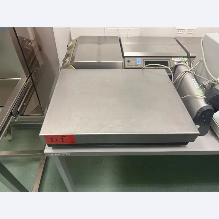 Instalações de produção e embalagem farmacêuticas / Equipamentos de laboratório e operacionais-1