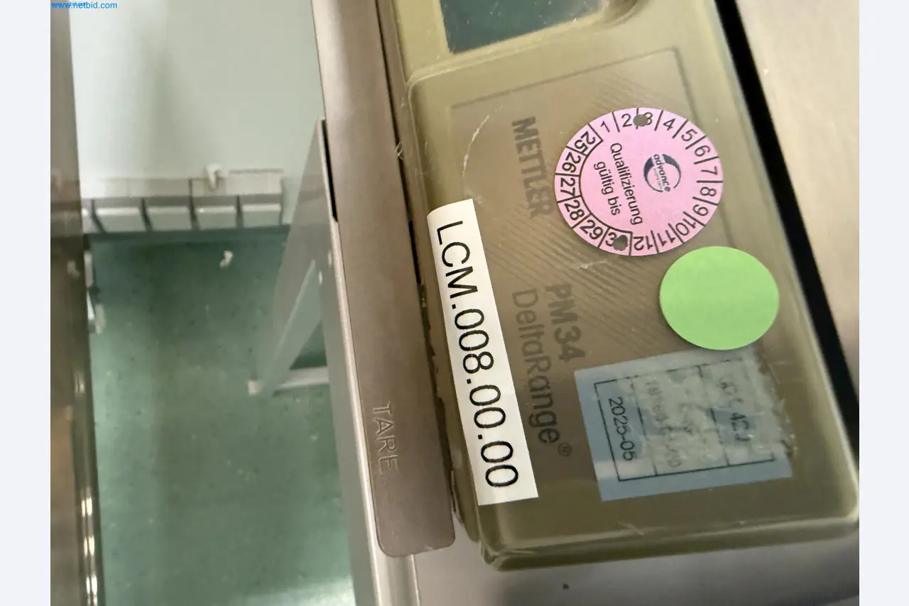 Instalações de produção e embalagem farmacêuticas / Equipamentos de laboratório e operacionais-20