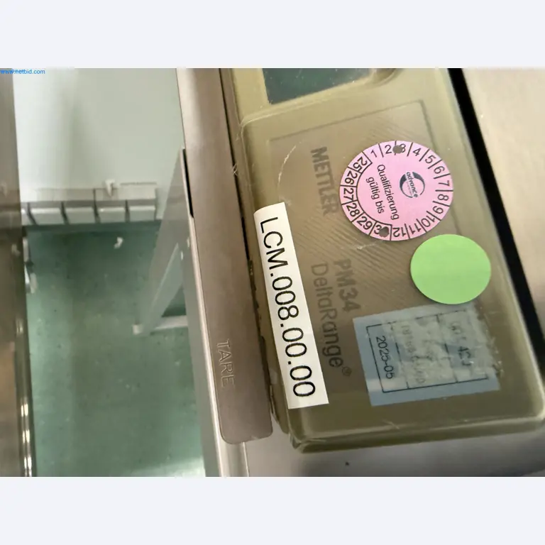 Instalações de produção e embalagem farmacêuticas / Equipamentos de laboratório e operacionais-20