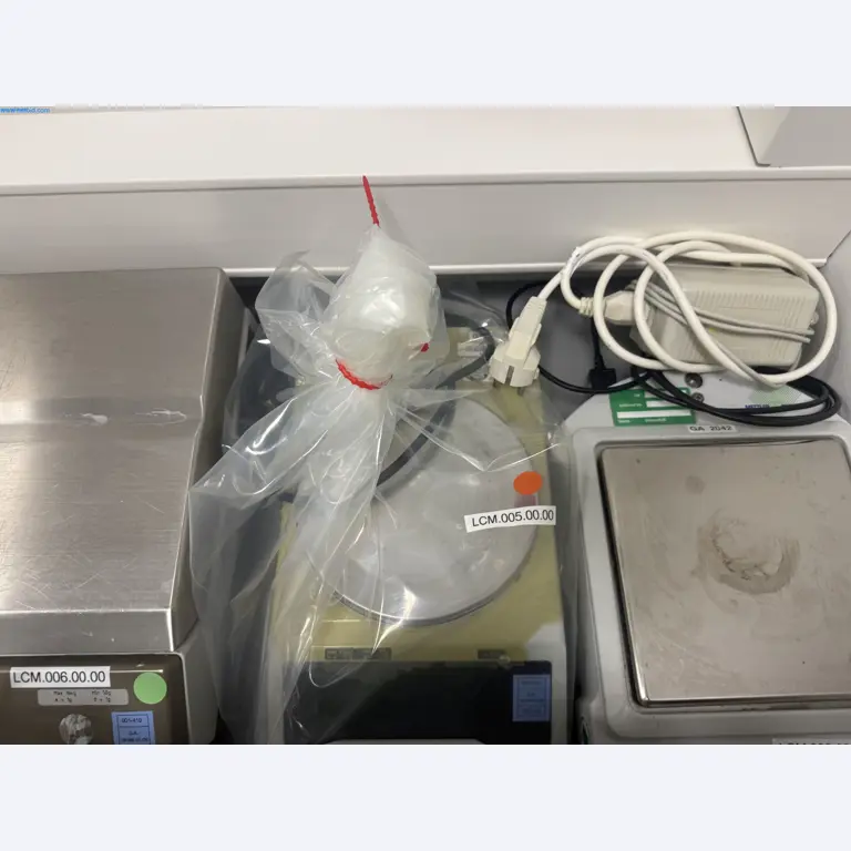 Instalações de produção e embalagem farmacêuticas / Equipamentos de laboratório e operacionais-25