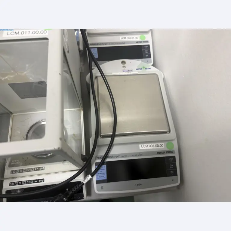 Instalações de produção e embalagem farmacêuticas / Equipamentos de laboratório e operacionais-2