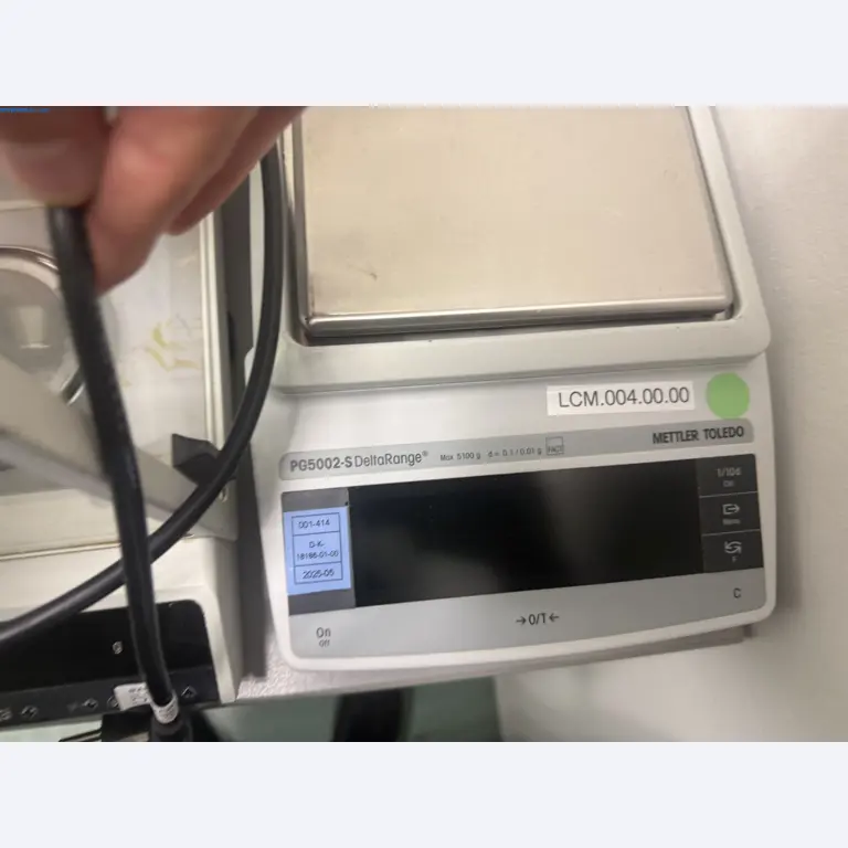 Instalações de produção e embalagem farmacêuticas / Equipamentos de laboratório e operacionais-3
