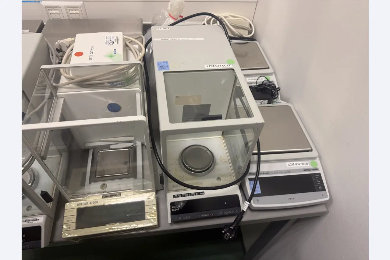 Instalações de produção e embalagem farmacêuticas / Equipamentos de laboratório e operacionais-4