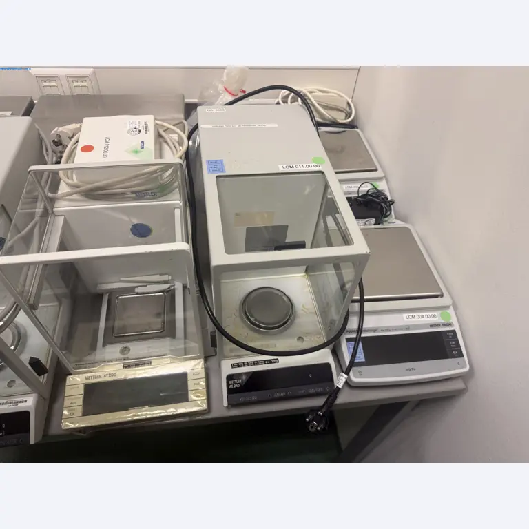 Instalações de produção e embalagem farmacêuticas / Equipamentos de laboratório e operacionais-4