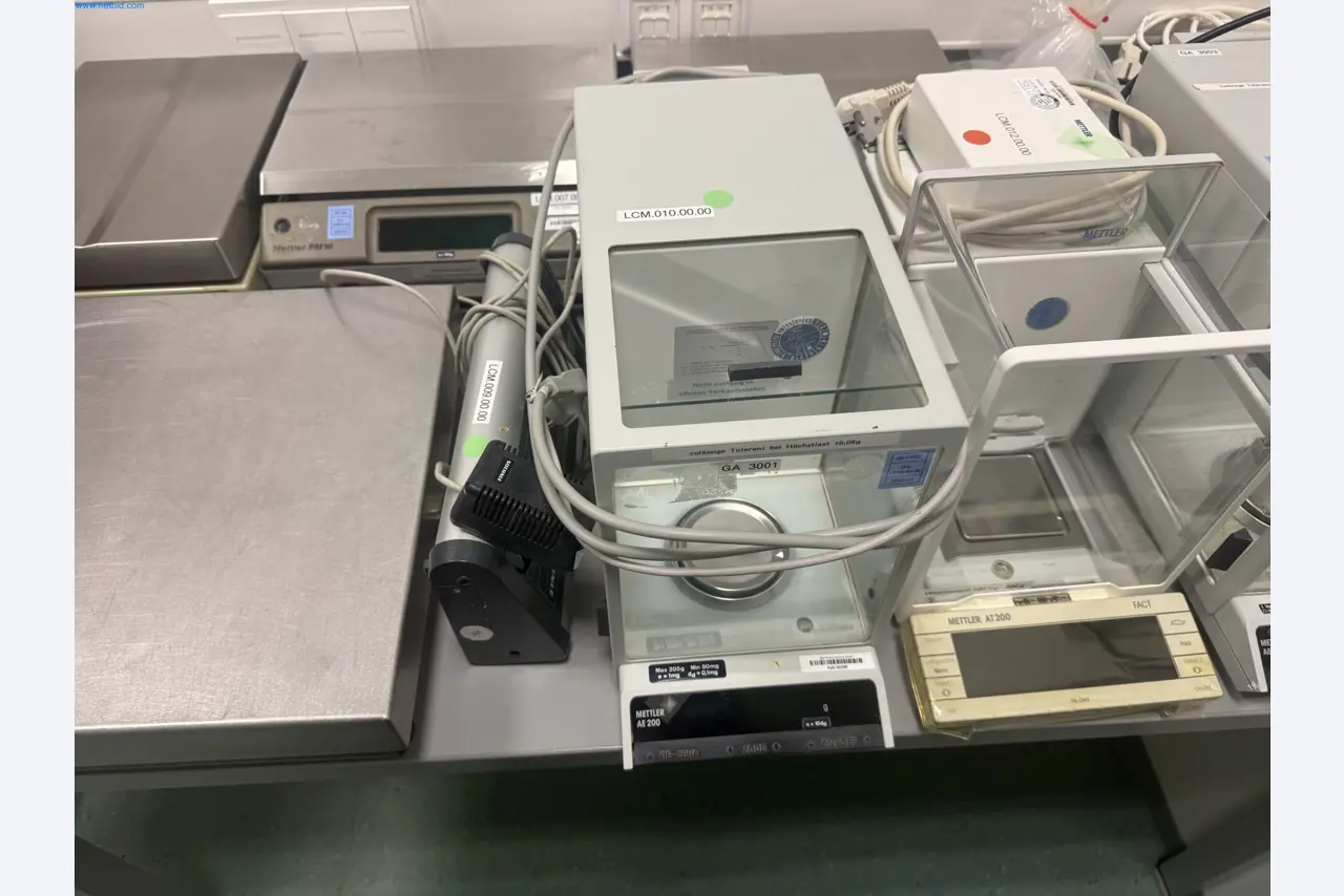 Instalações de produção e embalagem farmacêuticas / Equipamentos de laboratório e operacionais-8