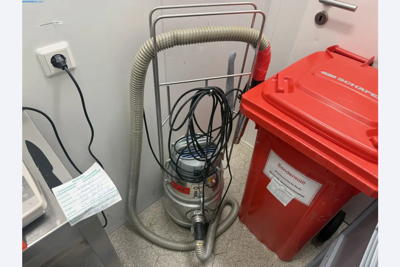 Instalações de produção e embalagem farmacêuticas / Equipamentos de laboratório e operacionais-1