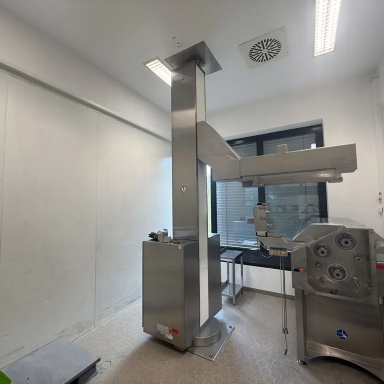 Elevador de contentores Bohle HS1500