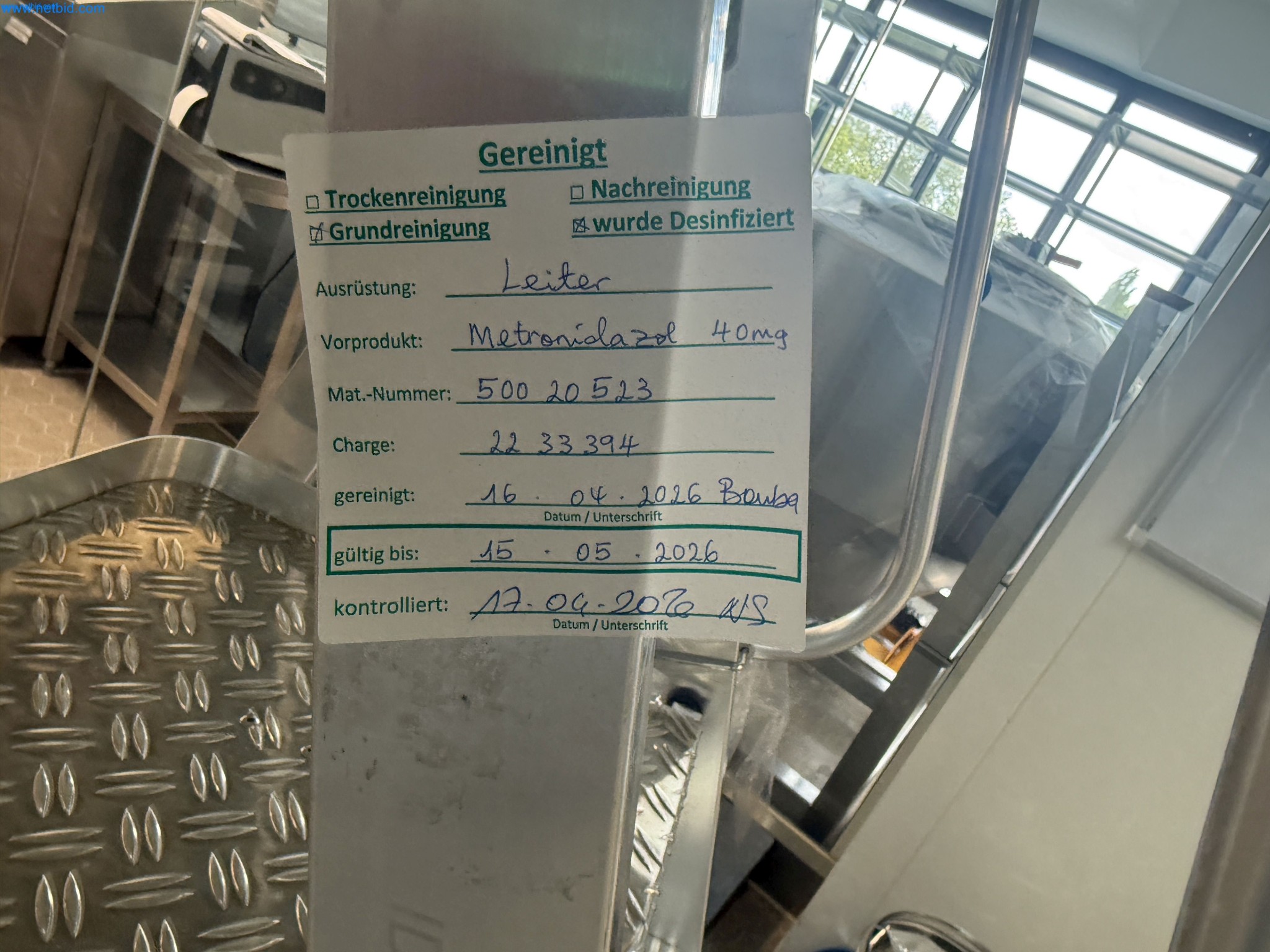 Instalações de produção e embalagem farmacêuticas / Equipamentos de laboratório e operacionais-2