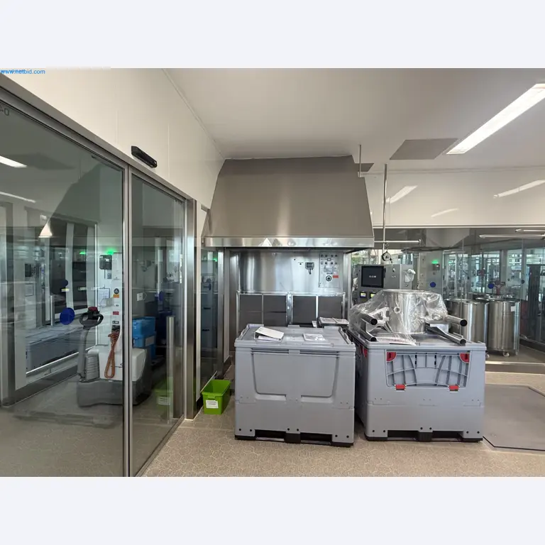 Instalações de produção e embalagem farmacêuticas / Equipamentos de laboratório e operacionais-1