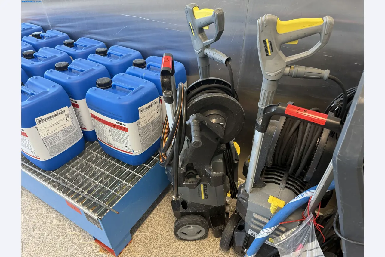 Instalações de produção e embalagem farmacêuticas / Equipamentos de laboratório e operacionais-1