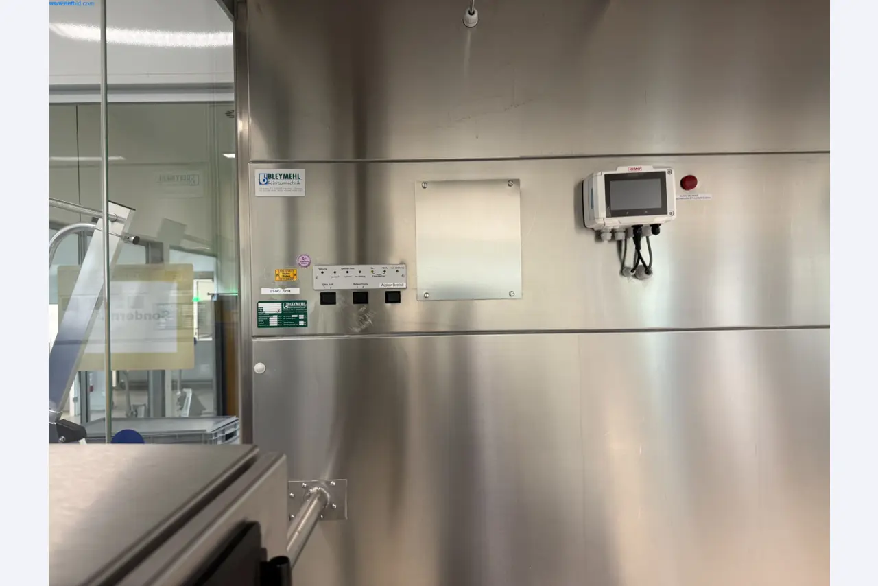 Instalações de produção e embalagem farmacêuticas / Equipamentos de laboratório e operacionais-3