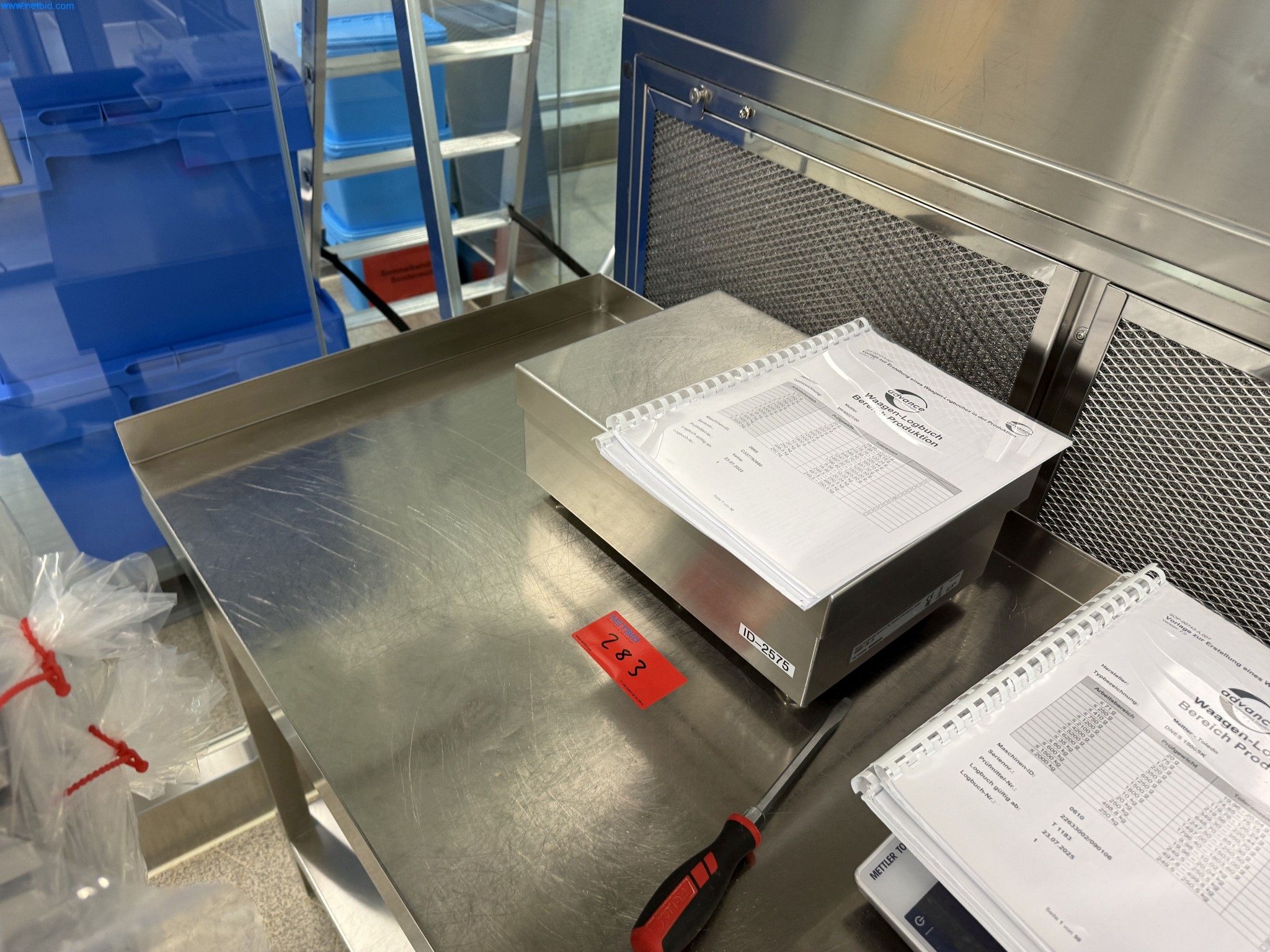 Instalações de produção e embalagem farmacêuticas / Equipamentos de laboratório e operacionais-12