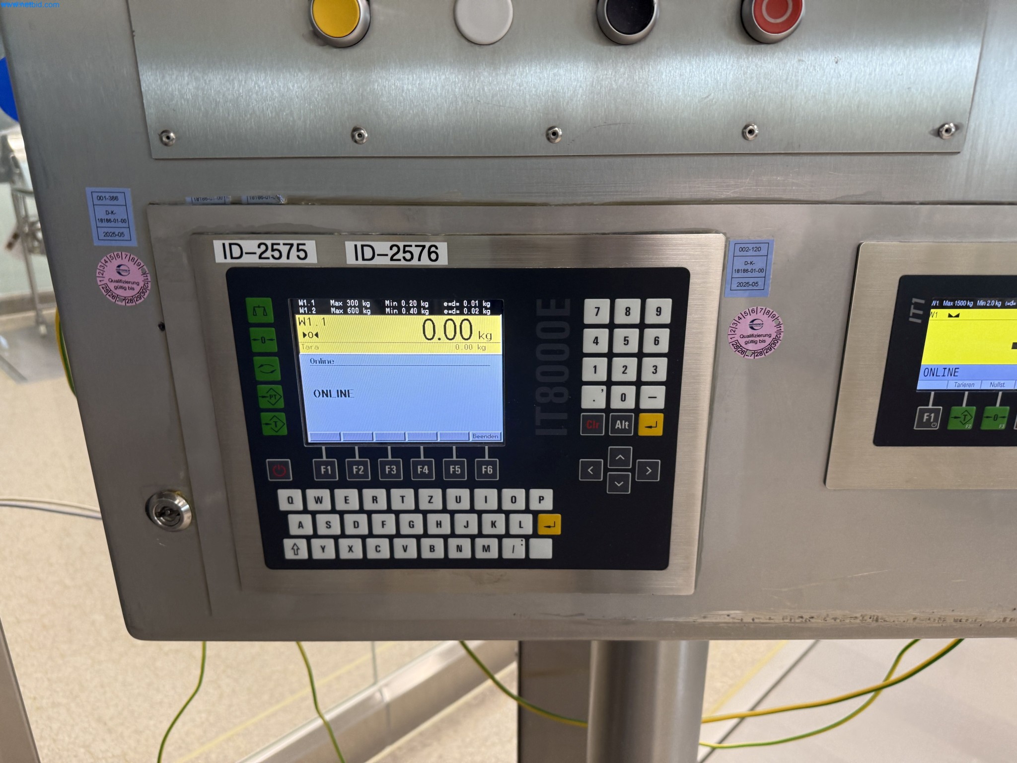 Instalações de produção e embalagem farmacêuticas / Equipamentos de laboratório e operacionais-2